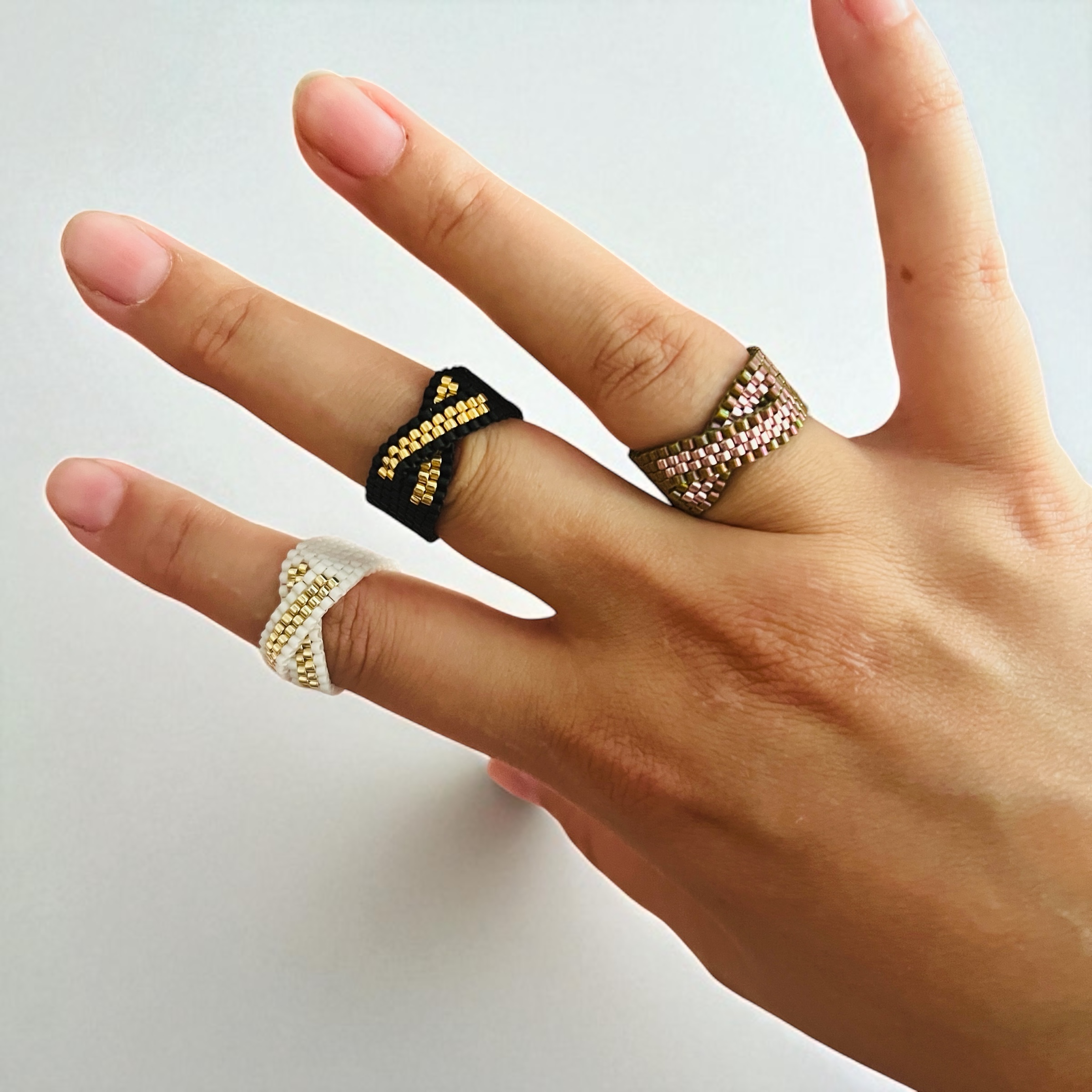 Šité prstýnky z Miyuki korálků – podle videonávodu, který si zamilujete