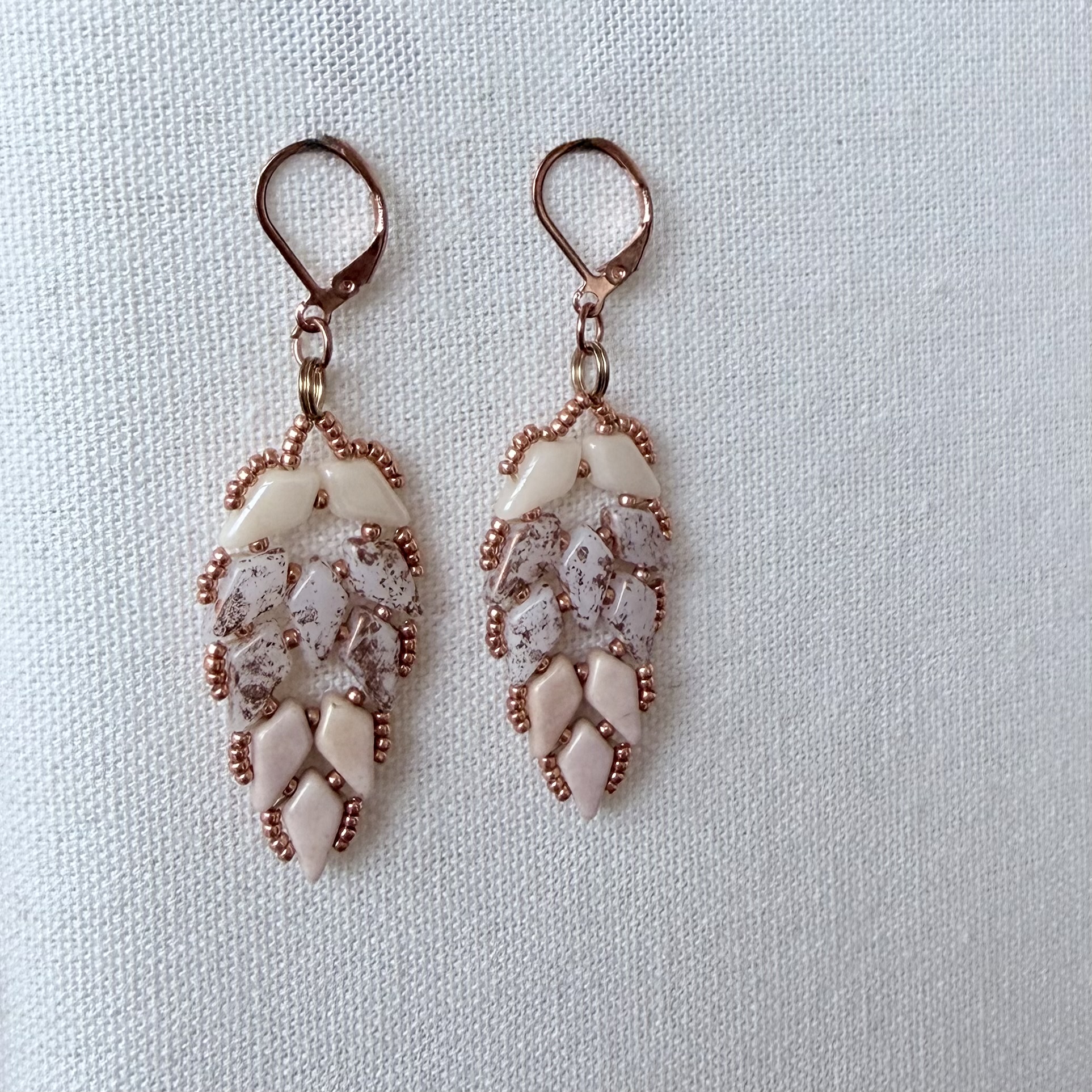 Náušnice Paví peří Beige Pastel