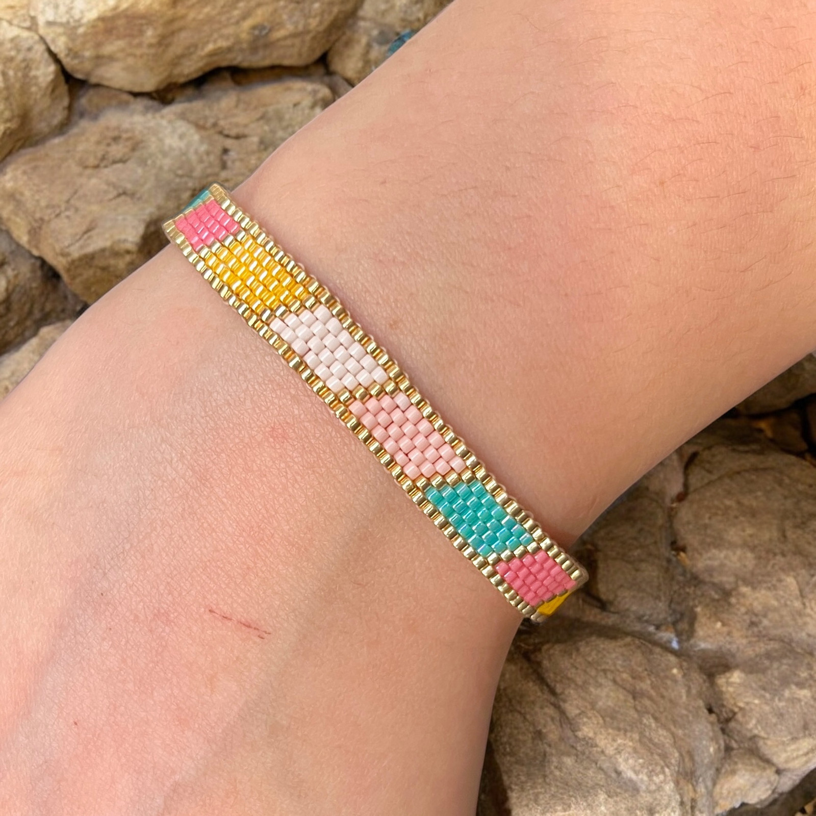 Ručně šitý náramek Miyuki Delica Pastel